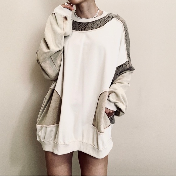 Tops - Brand new baggy pocket sweater shirt